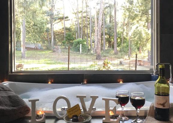 Hepburn House | Spa Suites at RAVEN