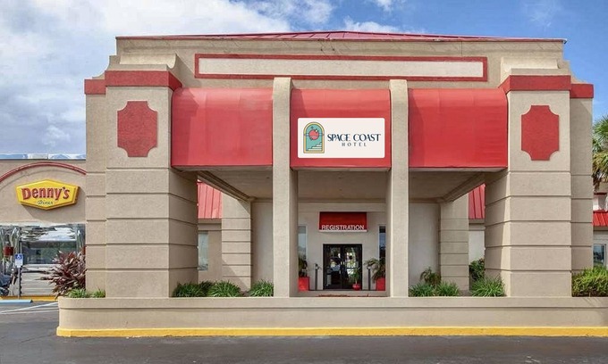 Titusville Hotel | Space Coast Hotel -Titusville/Kennedy Space Center