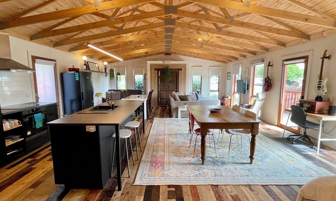 Loch House | Space On The Hill - Relax in Loch Village