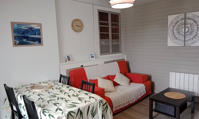 Bagneres-de-Bigorre Apartment | Spacieux Appartement au Pied de la Montagne
