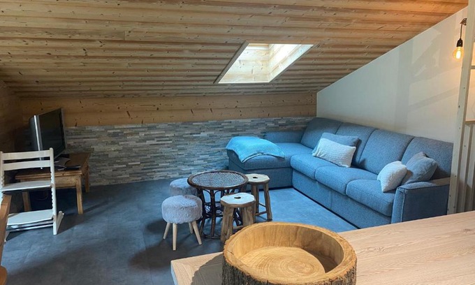 La Clusaz Apartment | Spacieux appart rénové avec balcon sud, proche pistes et bus à La Clusaz - FR-1-459-167