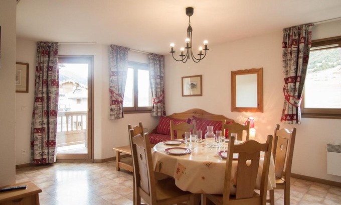 Val Cenis Apartment | Spacieux appartement 6 pers au pied des pistes avec parking, terrasse et wifi à Val-Cenis - FR-1-508-138