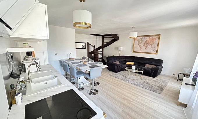 Centre Ville Rive Gauche Apartment | Spacieux Duplex Près des Quais de Seine