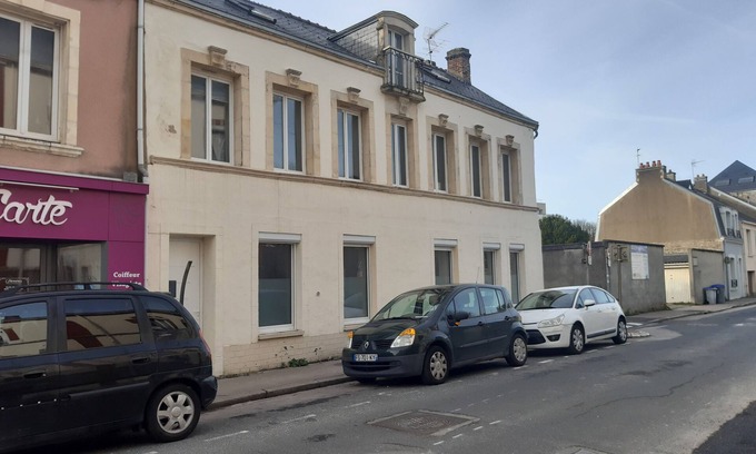 Cherbourg-en-Cotentin Apartment | Spacieux Appartement Idéalement Situé. Animaux de Compagnie Acceptés !