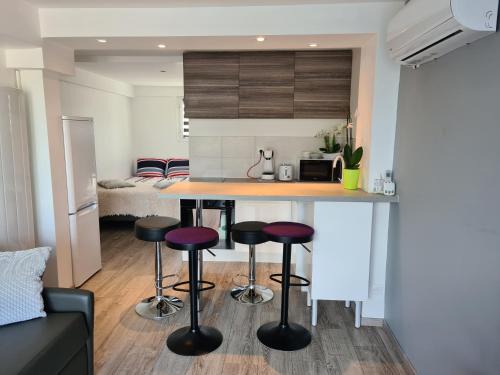 Saint-Georges-de-Reneins Apartment | spacieux studio dans le Beaujolais
