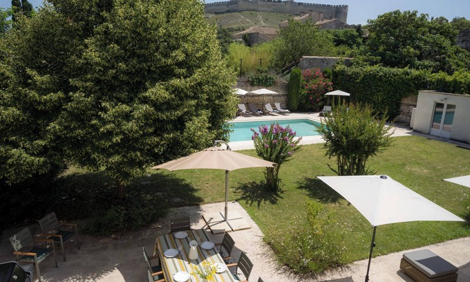 Villeneuve-les-Avignon Villa | Spacious Villa in Provence Historic City Centre