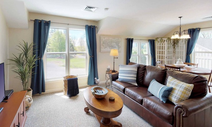 Skaneateles Apartment | Spacious 1 Bdrm Pet friendly Rental/short walk to Village