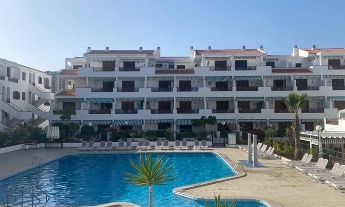 Los Cristianos Apartment | Spacious 1 bed Sea View Apartment close to beach and all amenities (sleeps 2)