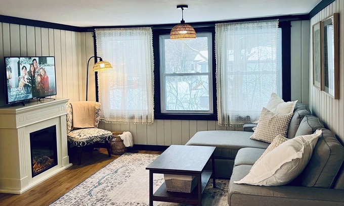 Minnetonka Apartment | Spacious 1-bedroom apartment in Minnetonka. Private Oasis next to regional trail