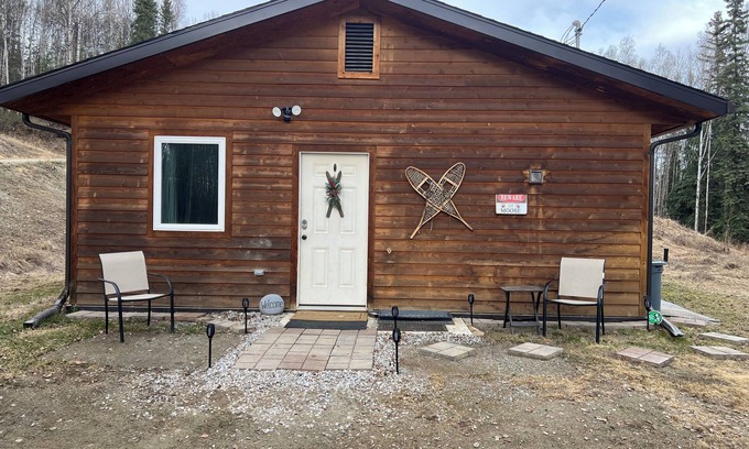 Fairbanks Cabin | Spacious 1-Bedroom Alaskan Cabin in the hills.
