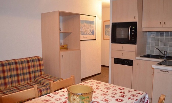 Les Bruyeres Apartment | Spacious 1-Bedroom Apartment for 4, Ski-in/Ski-out in Les Menuires, Stunning Mountain View