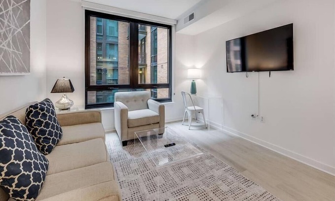 NoMa House | Spacious 1 BR | W&D |Upscale Amenities| near Metro