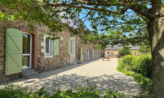 Saint-Sulpice House | Spacious 18-person gîte. Games room. Soccer, volleyball, badminton and petanque pitches