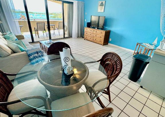 Red Hook House | Spacious 1bed 1bath Condo In Downtown Red Hook