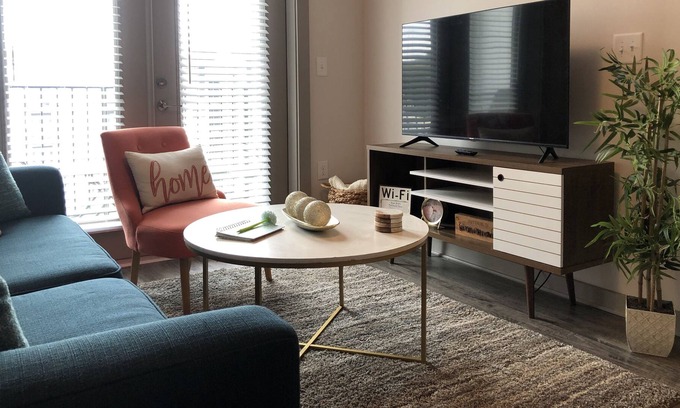 Hurwood Heights Apartment | Spacious 1bedroom w/pool&gym walking distance from Geodis Park