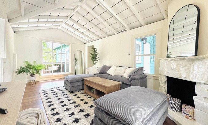 Buena Vista Cottage | Spacious 1BR/2BA Scenic Garden Home in Central SF with Private Entrance
