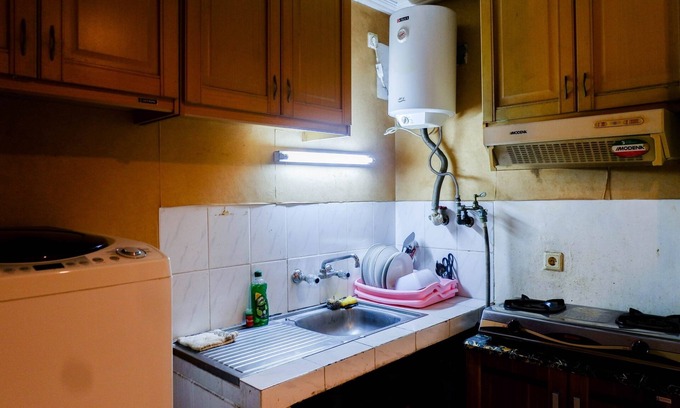 Suko Manunggal Apartment | Spacious 1BR Apartment at Taman Beverly
