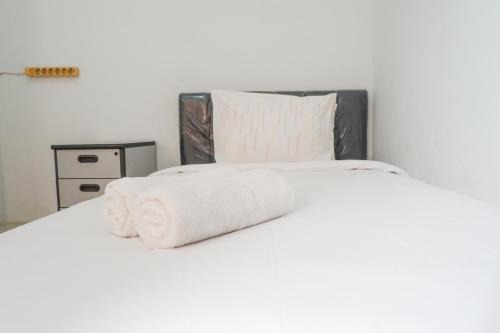 Surabaya Apartment | Spacious 1BR Apartment at Menara Rungkut By Travelio