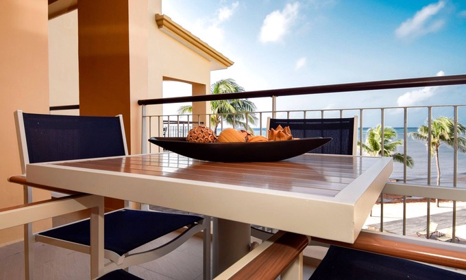 Downtown Condo | Spacious 1BR Beachfront Condo
