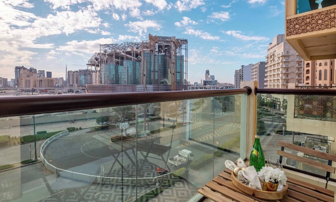 Jadaf Apartment | Spacious 1BR in Al Jaddaf with Creek Skyline Views