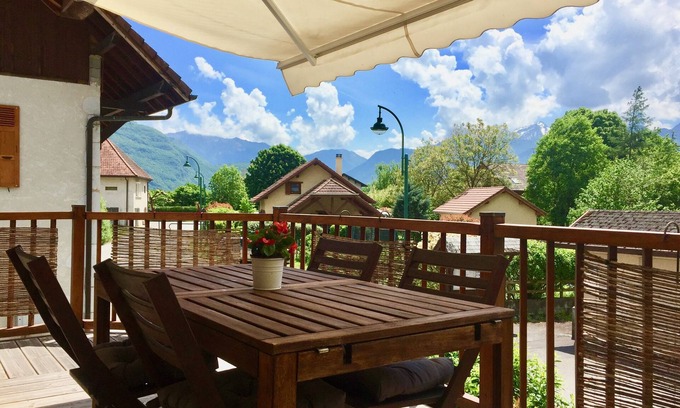 Chaparon Apartment | Spacious 1st floor apartment on Lake Annecy