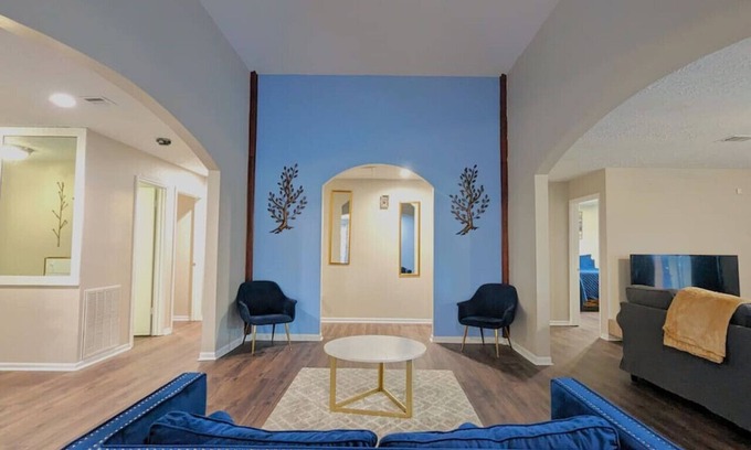 Humble House | Spacious 2,008 SqFt Beautiful Home in Humble