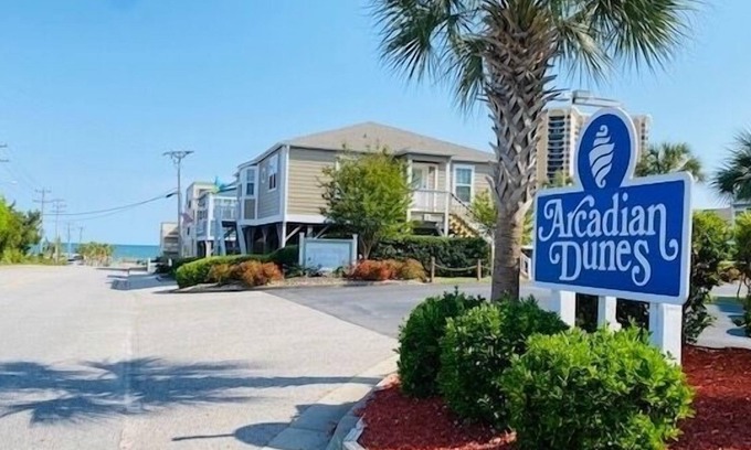 Myrtle Beach Condo | Spacious 2 bd/2b Arcadian Dunes near Shore Drive, Ocean Annie's, golf & beach