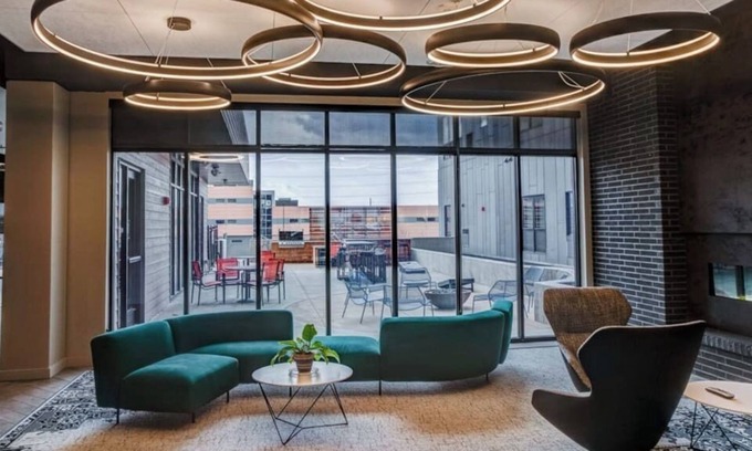 Downtown Des Moines Apartment | Spacious 2 Bed 2 Bath Apt in Luxury Bldg Downtown