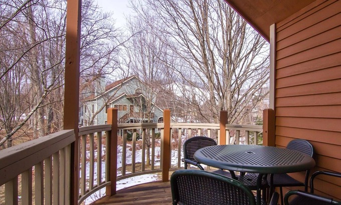 Thompsonville Hotel | Spacious 2 Bed At Crystal Mountain Resort 2 Bedroom Condo by RedAwning