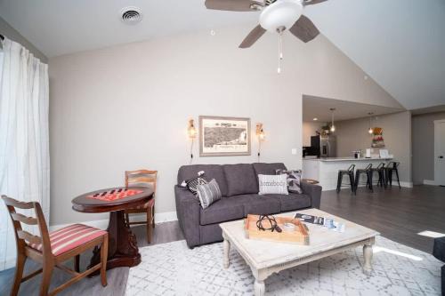 Bettendorf Apartment | Spacious 2 bed Condo with Office