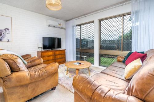 Mawson Apartment | Spacious 2-Bed Unit with Garden in Mawson - Hosted by Canstay