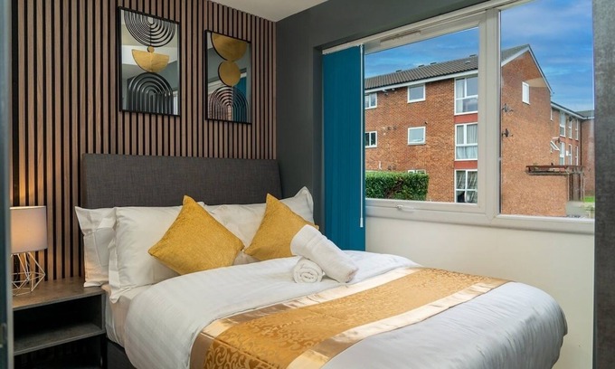 Marlborough Apartment | Spacious 2 Bedroom Home in Harrow | Free Parking