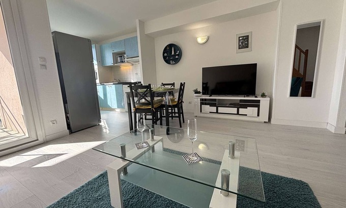 Rochefort Apartment | Spacious 2-bedroom apartment with parking in Rochefort