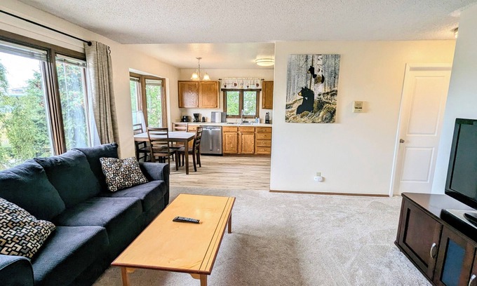 Downtown Anchorage Apartment | Spacious 2-bedroom Apartment in the Heart of Anchorage w/King bed!