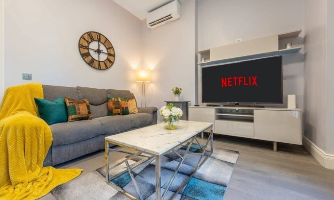 Queen's Park Apartment | Spacious 2-Bedroom Apartment in Greater London