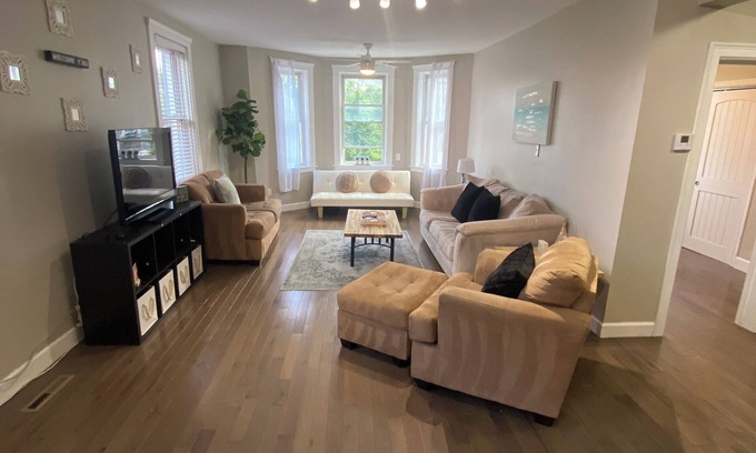 Top of the Hill Apartment | Spacious 2-bedroom apartment in fabulous Newport with AC, WiFi. Great location!