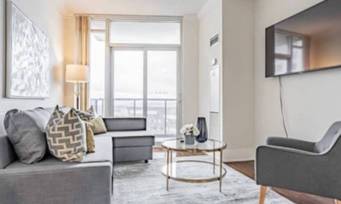 Downtown Mississauga Condo | SPACIOUS 2 BEDROOM 2 BATH CONDO/SQUARE ONE