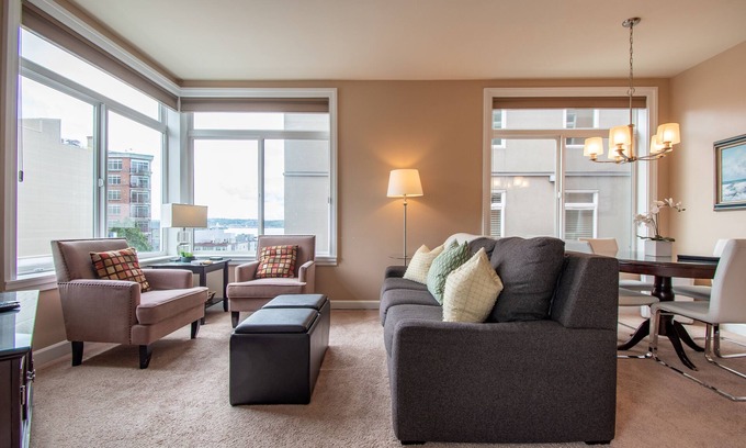 Belltown Condo | Spacious 2 Bedroom in the Heart of Seattle!