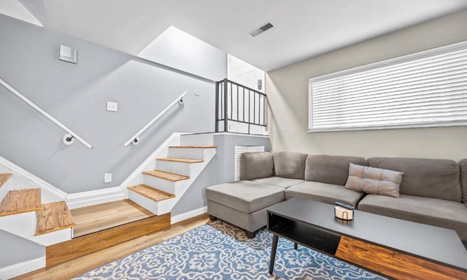 St. Charles Apartment | Spacious 2 Bedroom Townhome by StayLage