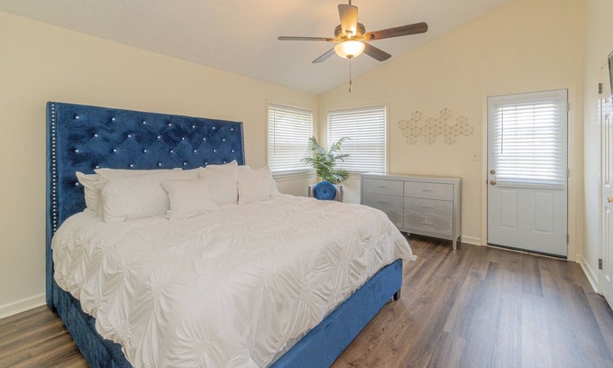 Gunter Afs House | Spacious 2 BR Westminster Wonder w/Porch & Office