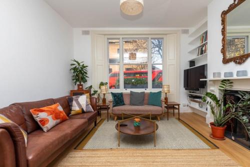 Haverstock Apartment | Spacious 2BD Flat By Regents Park & Camden Town!