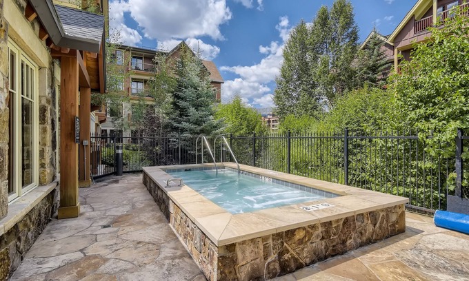Historic District Condo | Spacious 2BR/2BA Escape Walk to Trails & Festivals