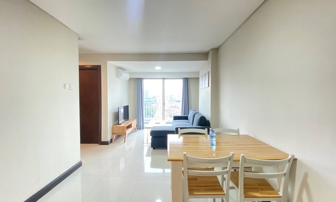 Babakan Ciamis Apartment | Spacious 2Br Apartment At El Royale Near Bip