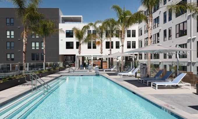 Menlo Park Condo | Spacious 2BR Condo at Vasara Menlo Park – Pool, Gym & BBQ