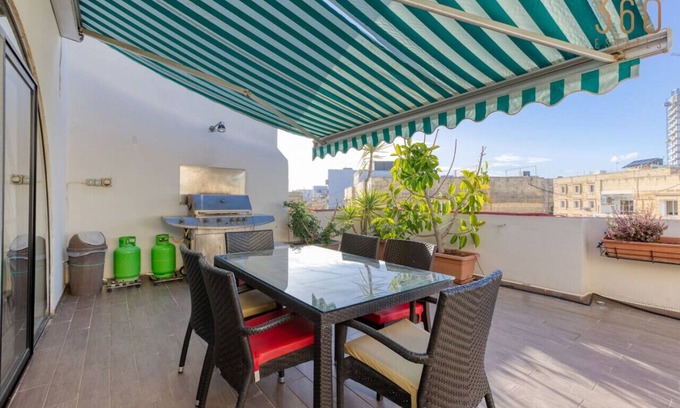 Ta' Xbiex Apartment | Spacious 2BR home with Large, Private Sun Terrace