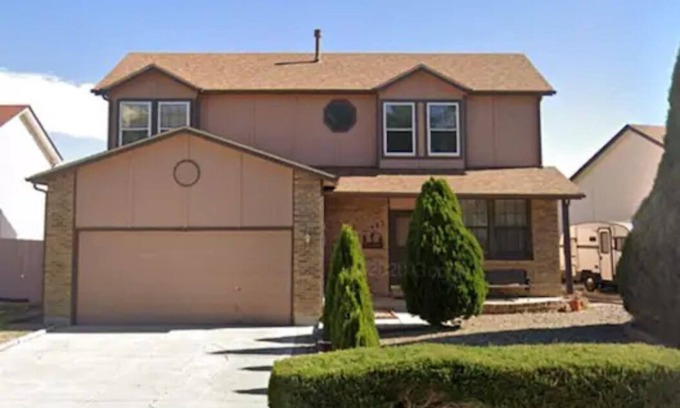 Cheyenne Meadows House | Spacious 3 BDR 2.5 BA House with Hot tub, BBQ, Fire Pit, Night View, Playground