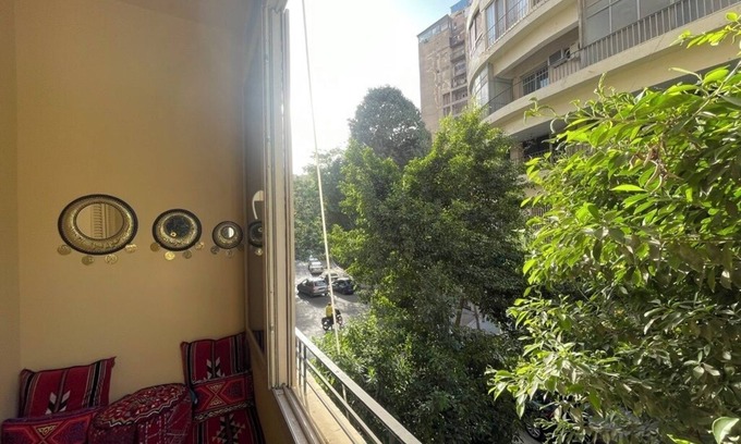 Qasr an-Nil Apartment | Spacious 3-bedroom apartment with AC, WiFi in marvelous Cairo Governorate