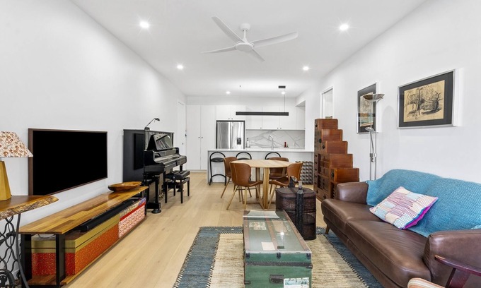 Clayfield House | Spacious 3-Bed Clayfield House with Patio and BBQ