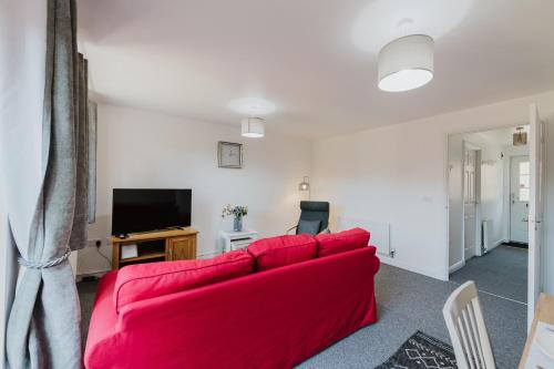 Grantham House | Spacious 3-Bed Family Home in Grantham, Free Parking, Garden