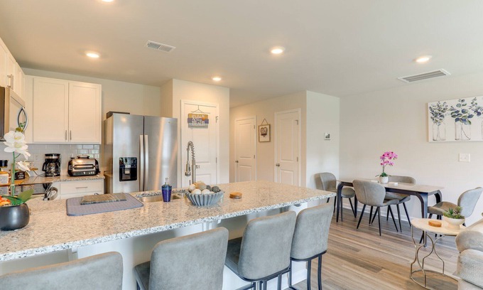 Garden City House | Spacious 3-bedroom townhome with AC in near Surfside Beach Pier